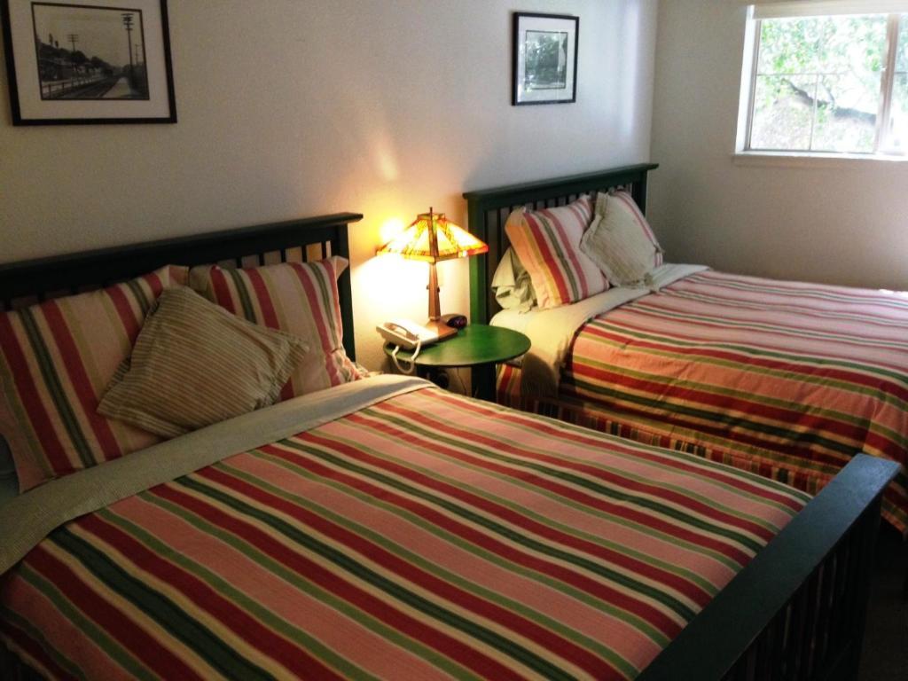 Fairfax Inn San Rafael Room photo