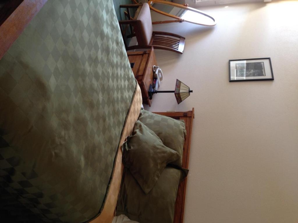 Fairfax Inn San Rafael Room photo